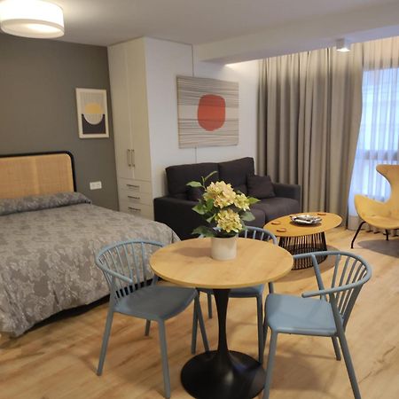 Apartamentos Leonor Малага Екстер'єр фото