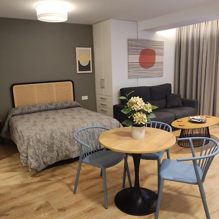 Apartamentos Leonor Малага Екстер'єр фото