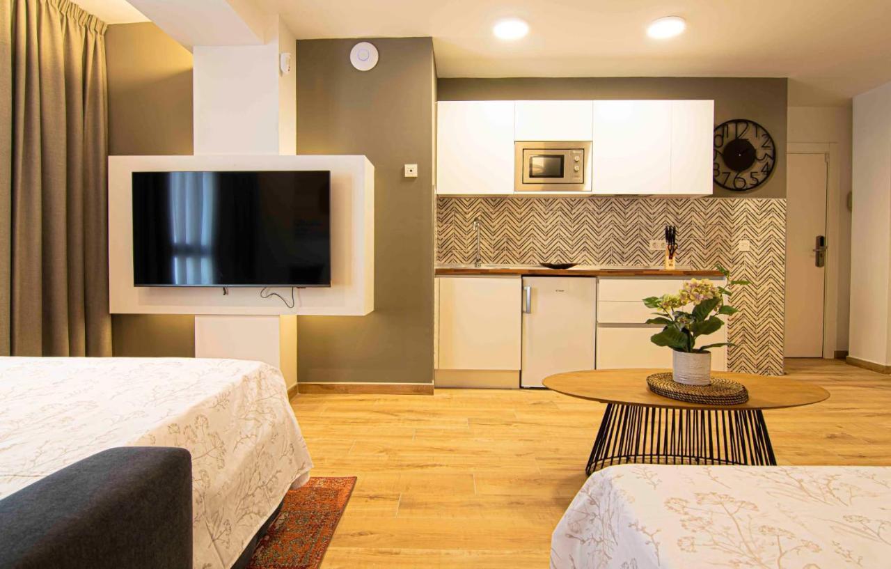 Apartamentos Leonor Малага Екстер'єр фото