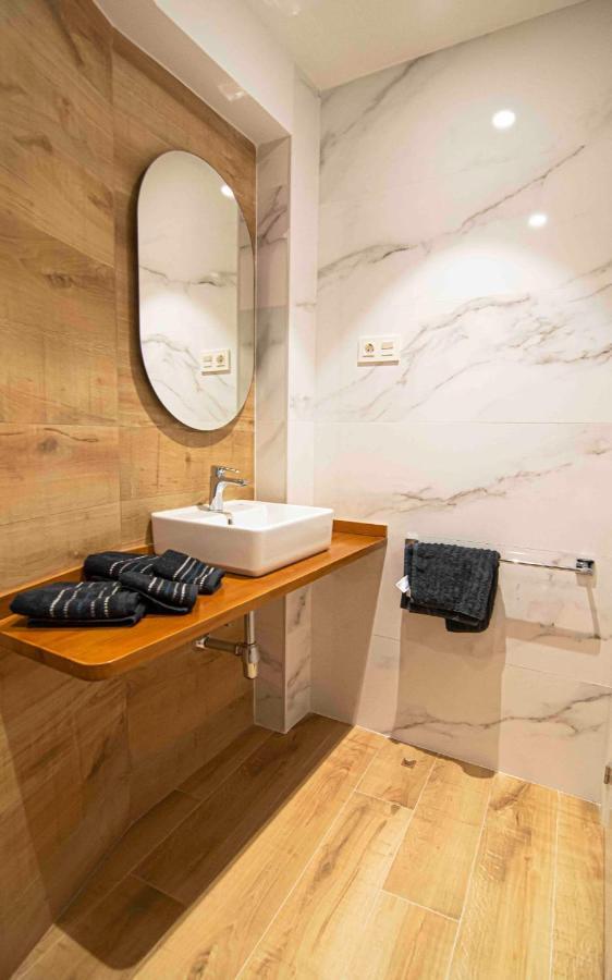 Apartamentos Leonor Малага Екстер'єр фото