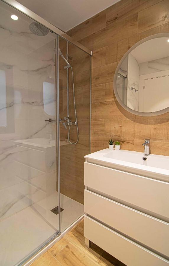 Apartamentos Leonor Малага Екстер'єр фото