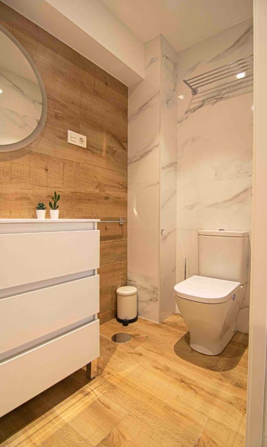 Apartamentos Leonor Малага Екстер'єр фото