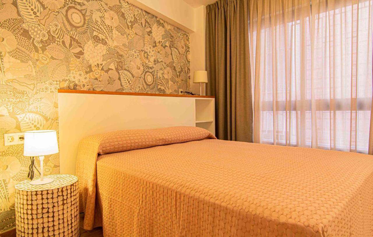 Apartamentos Leonor Малага Екстер'єр фото