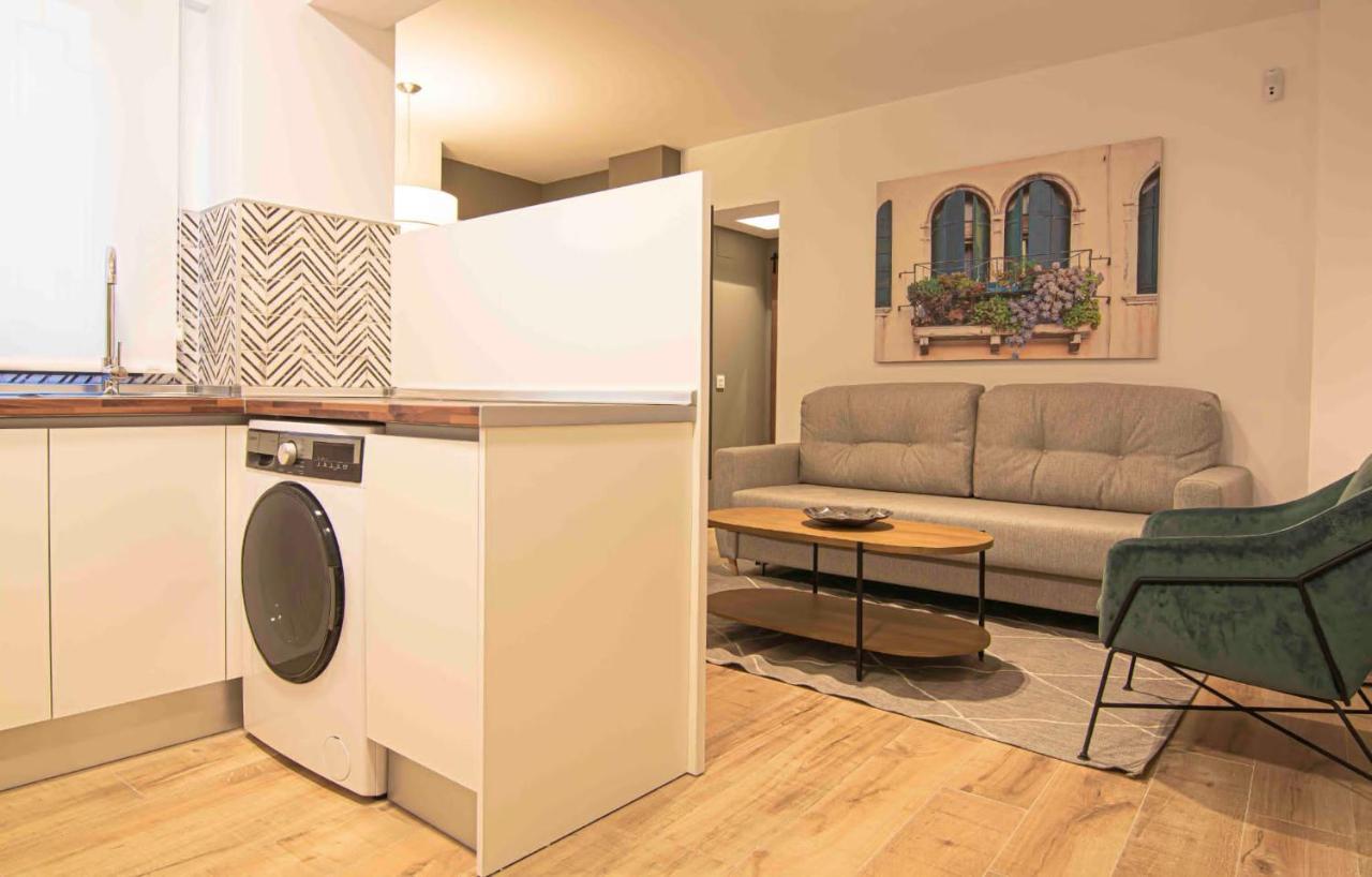 Apartamentos Leonor Малага Екстер'єр фото