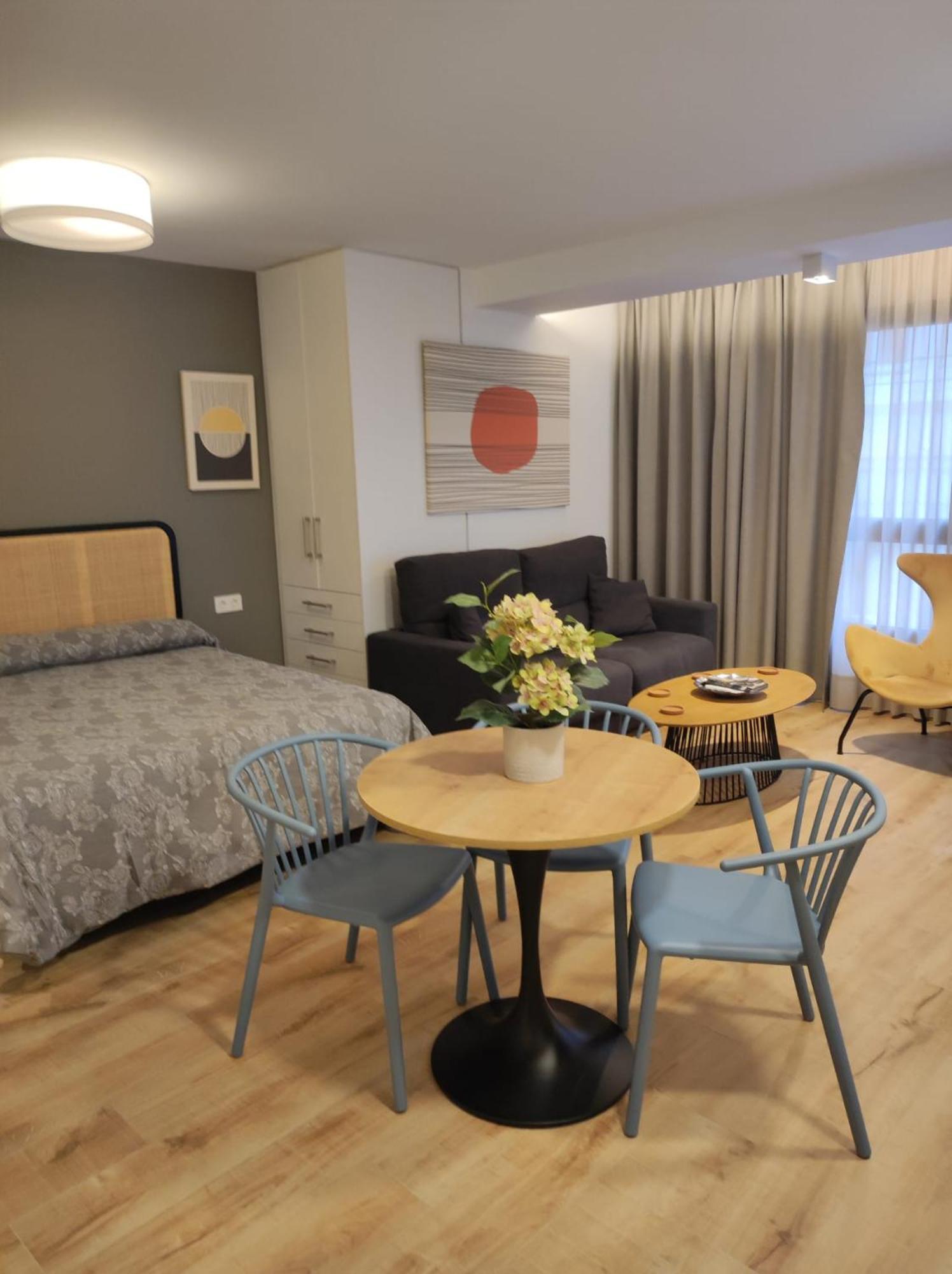 Apartamentos Leonor Малага Екстер'єр фото