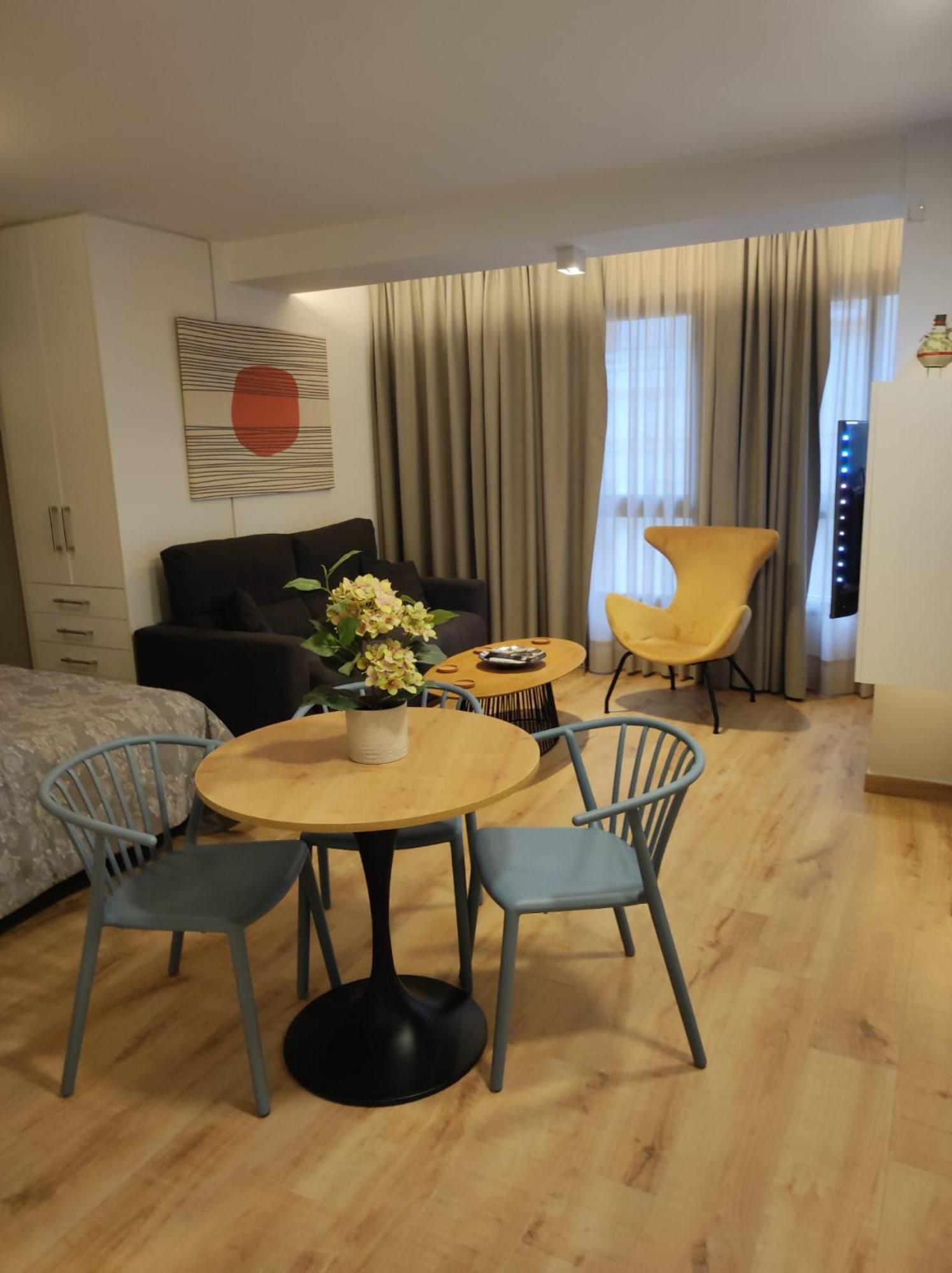 Apartamentos Leonor Малага Екстер'єр фото