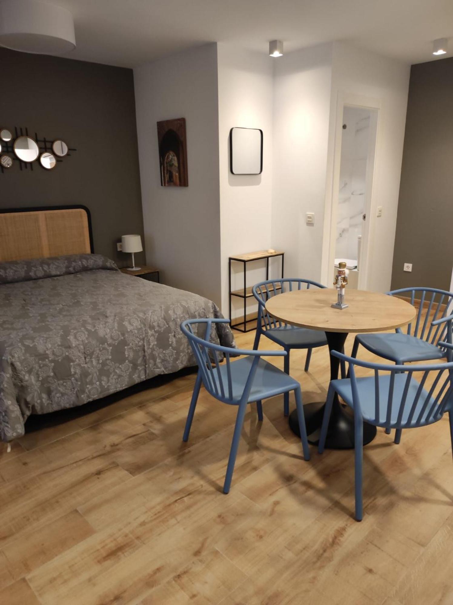 Apartamentos Leonor Малага Екстер'єр фото